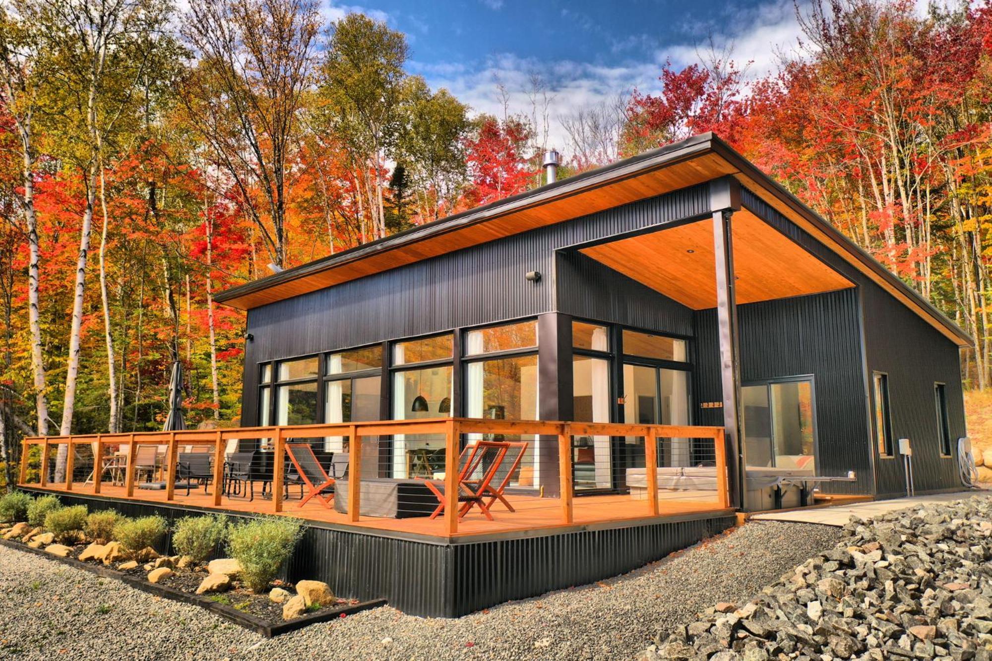 Kallm-Mont-Tremblant Chalet With Hot Tub, Pond & Beach On Private 7Acre Estate Lac-Superieur Exterior foto