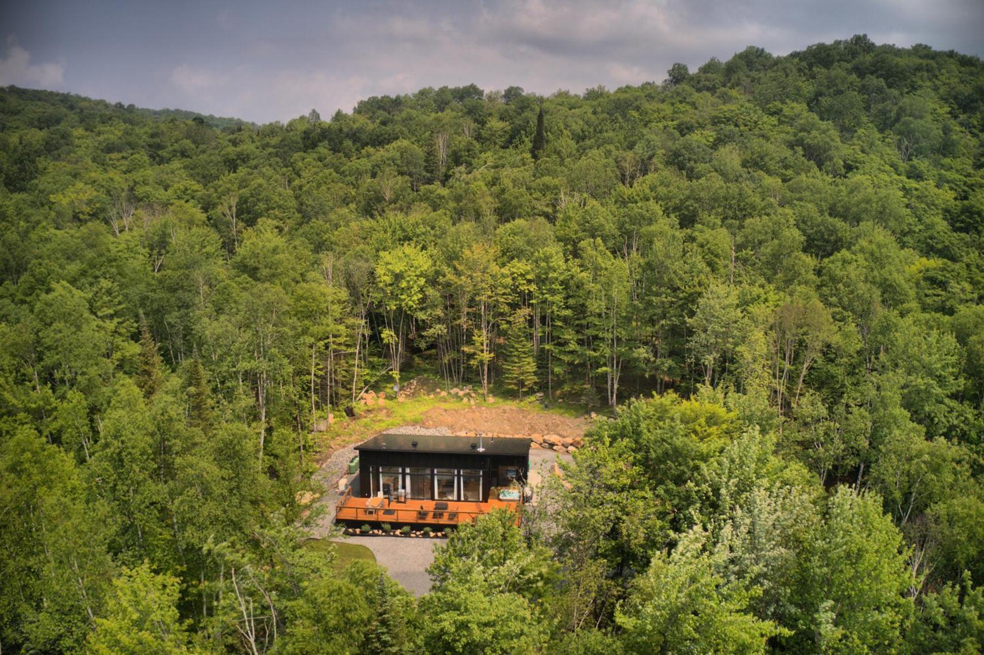 Kallm-Mont-Tremblant Chalet With Hot Tub, Pond & Beach On Private 7Acre Estate Lac-Superieur Exterior foto